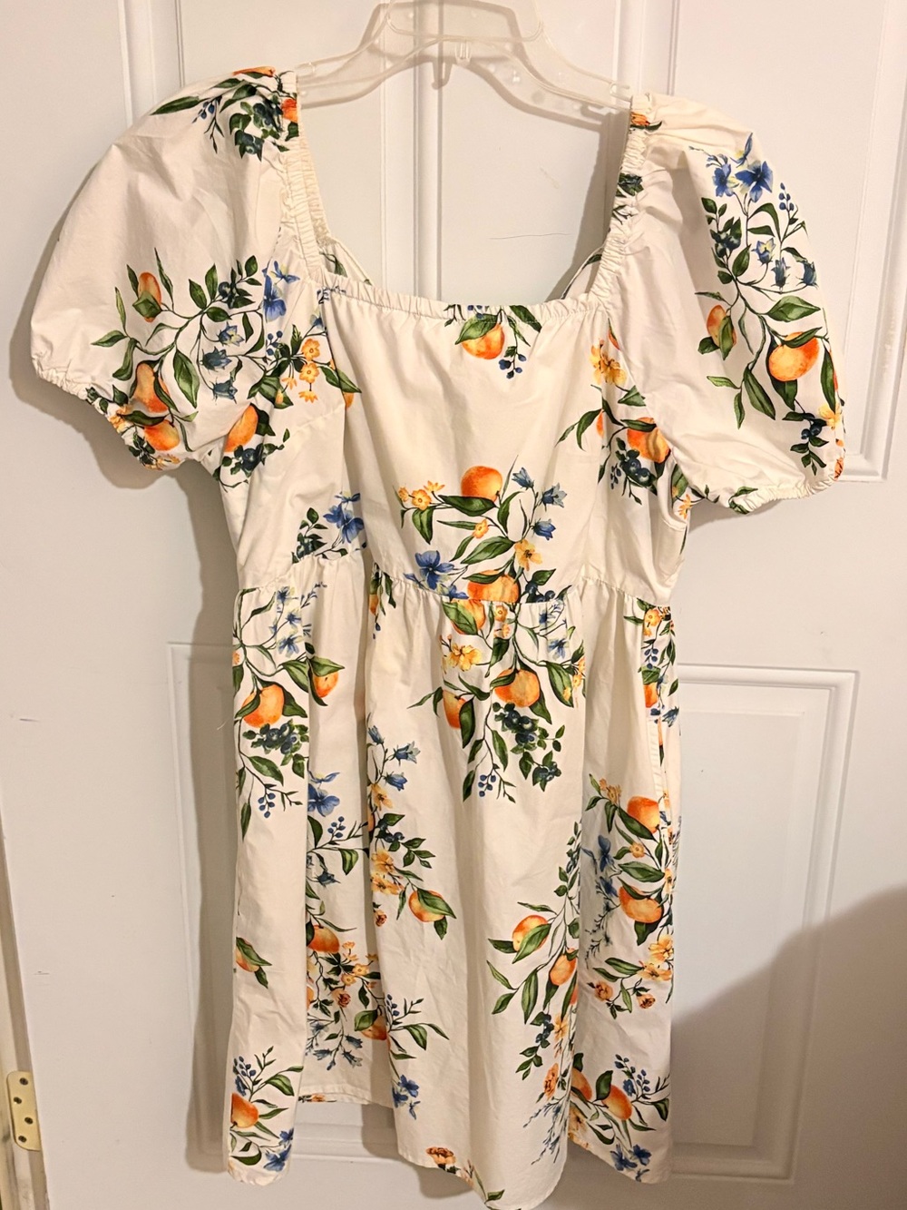 🍊💙 Tabitha Brown for Target Floral Puff-Sleeve Tie-Back Midi Dress

Brand: Tabit